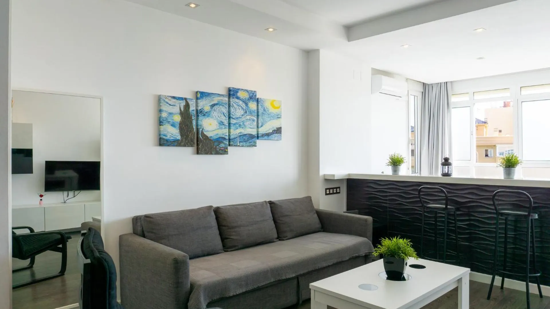 Beach Apartment Guadalmar Малага