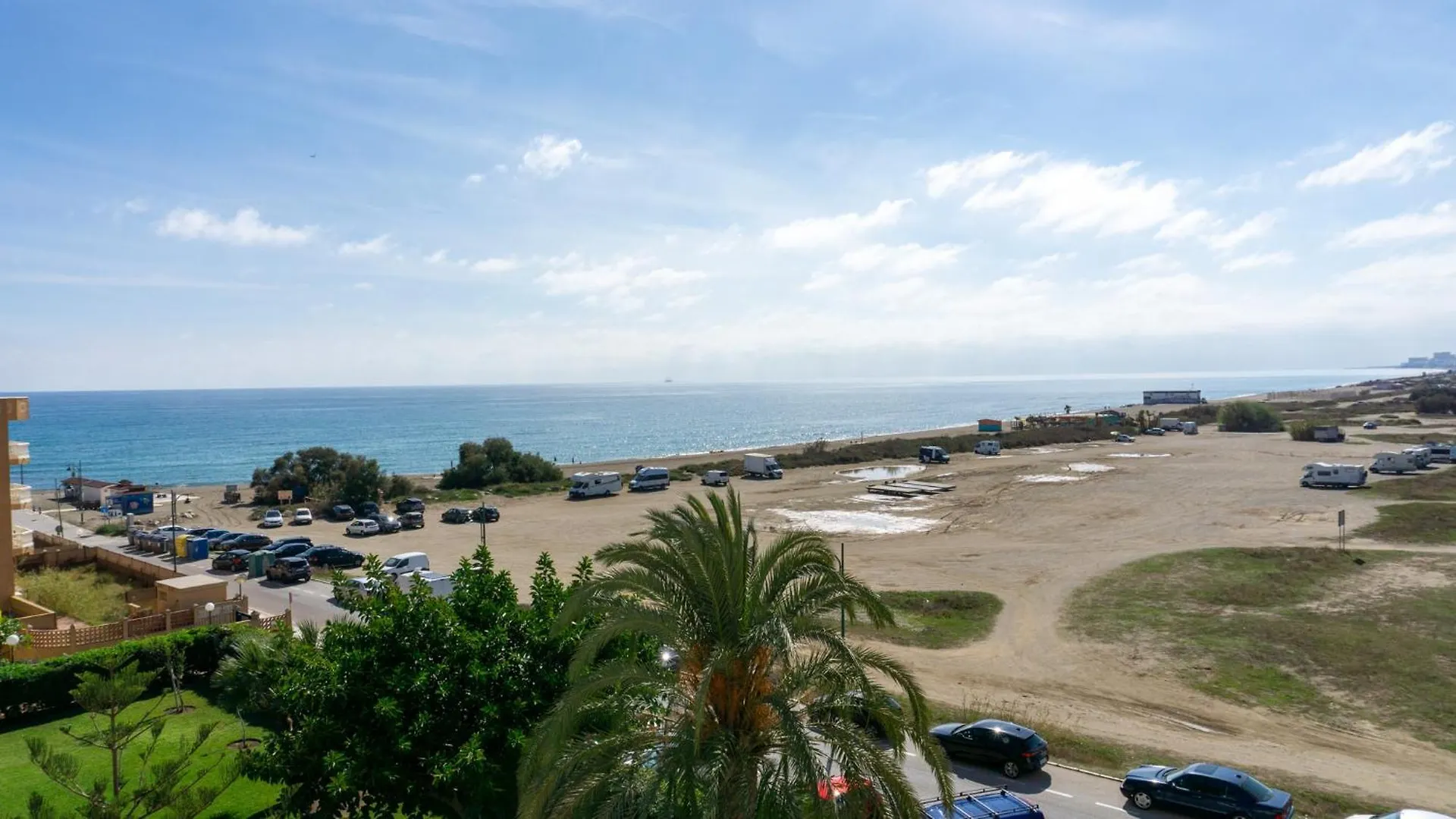 Beach Apartment Guadalmar Малага