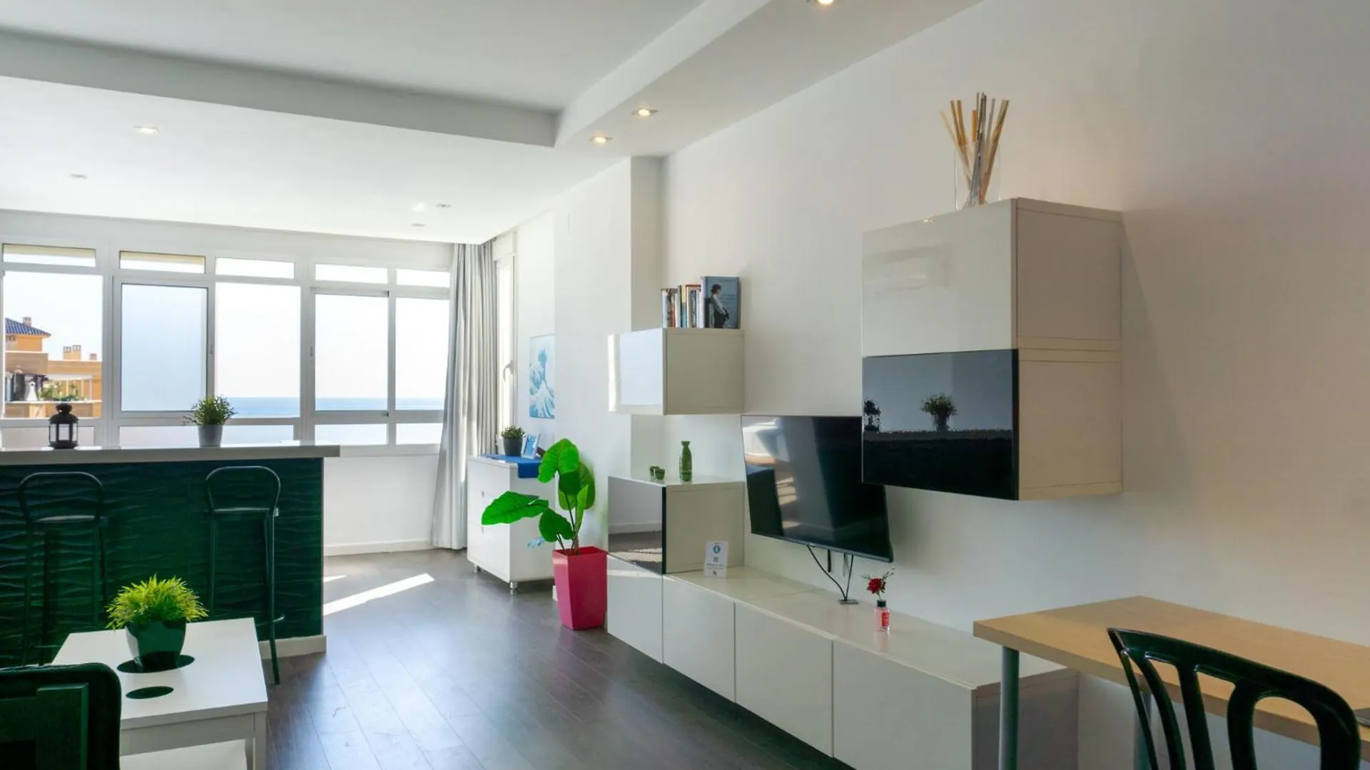 Beach Apartment Guadalmar Малага