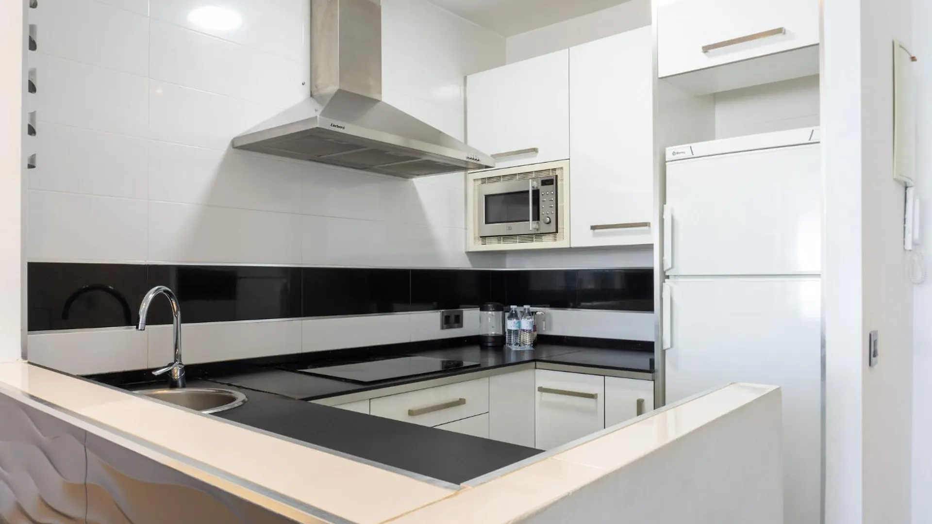 Beach Apartment Guadalmar Малага